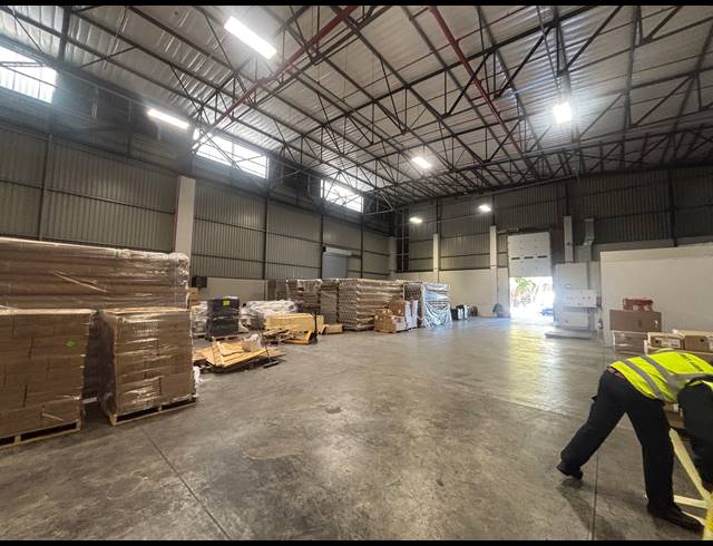3,213M² WAREHOUSE TO LET IN AIRPORT INDUSTRIA